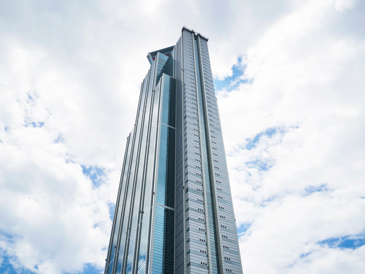 The Osaka Prefectural Government Sakishima Building, currently the landmark for the “Nishi” area.
