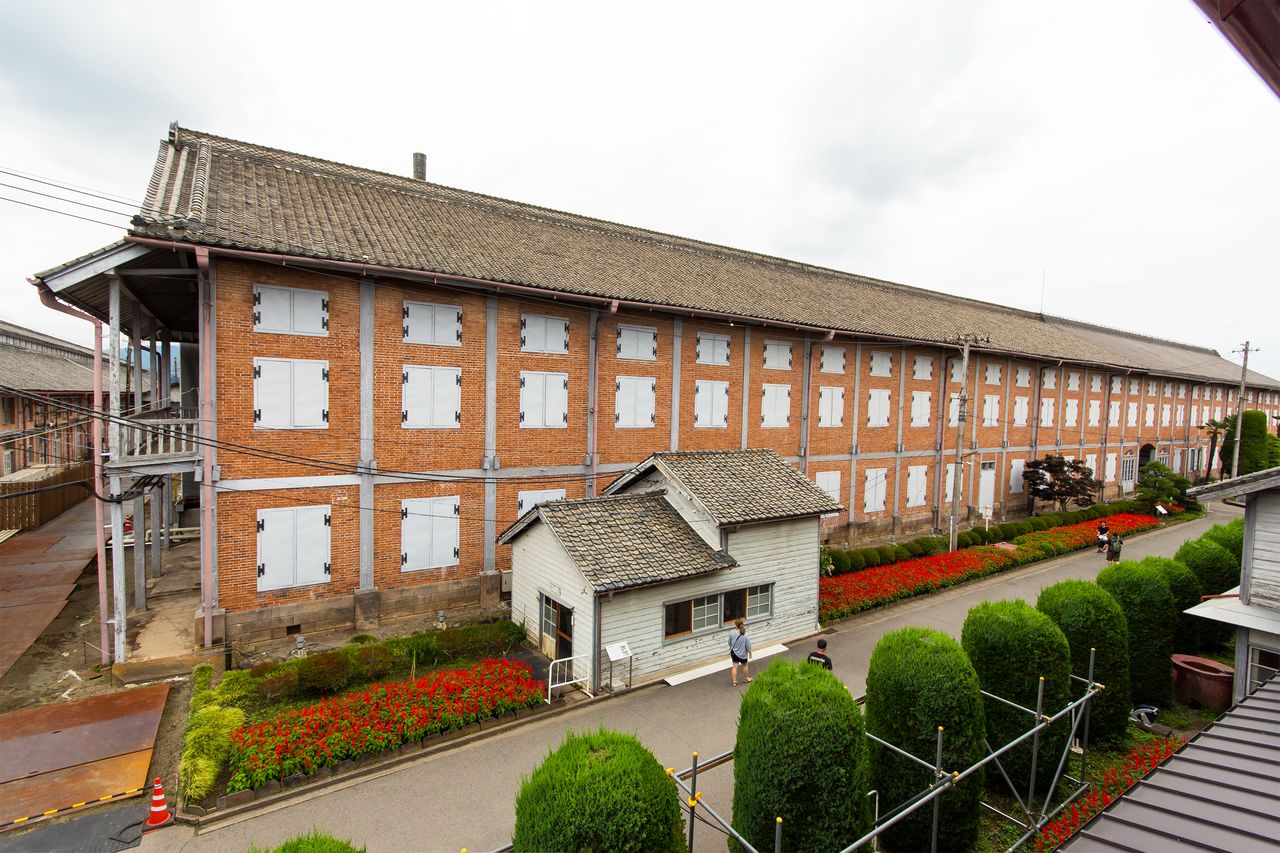 The tiled roof of the East Cocoon Warehouse viewed from the second floor of the dormitory for French silk-reeling instructors.