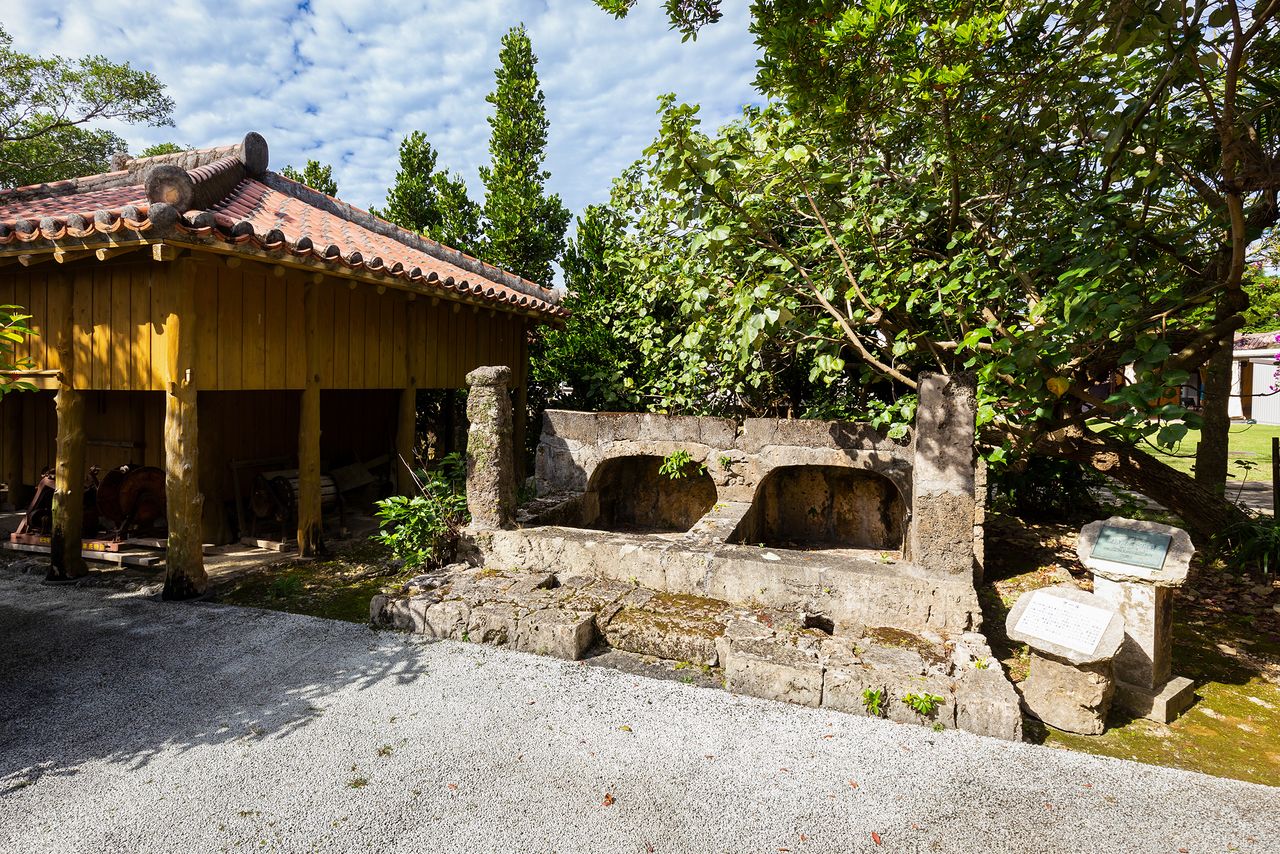 A fūru at the former residence of the Chinen family dates from the nineteenth century. The stone structure served as a latrine and pen, with the human excrement used to feed pigs. Fūru were used until fairly recently, but were banned in the postwar period as unsanitary.