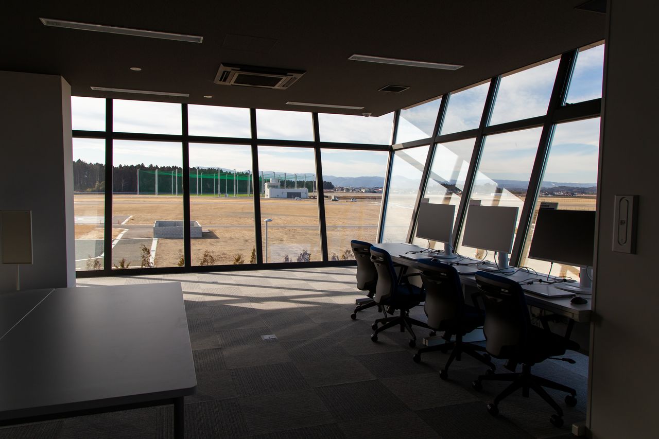 Tests conducted on the runway and heliport can be controlled from the central control tower in the research wing.