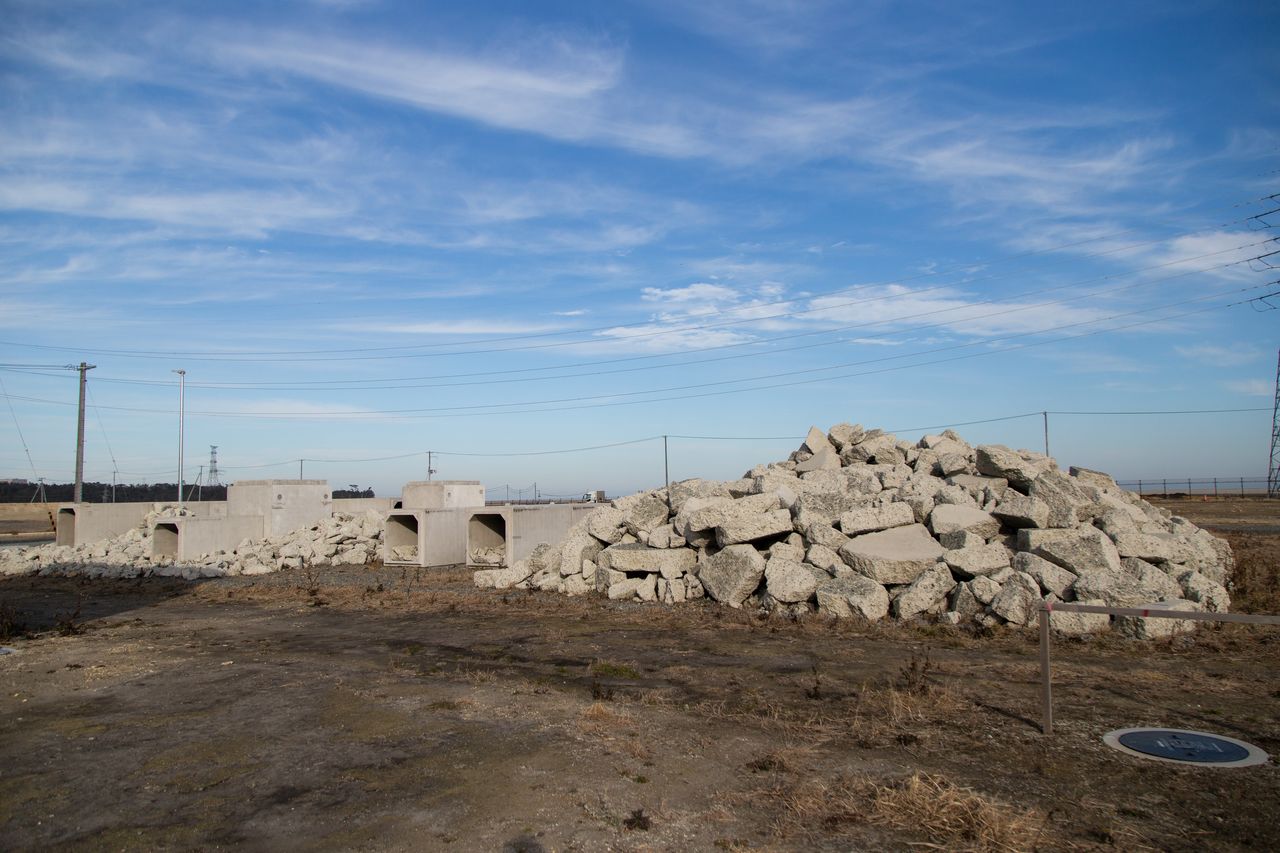 The rubble and landslide zones enable search and rescue drills, in addition to drills that simulate efforts to restore services. This area can also be used to train rescue dogs.