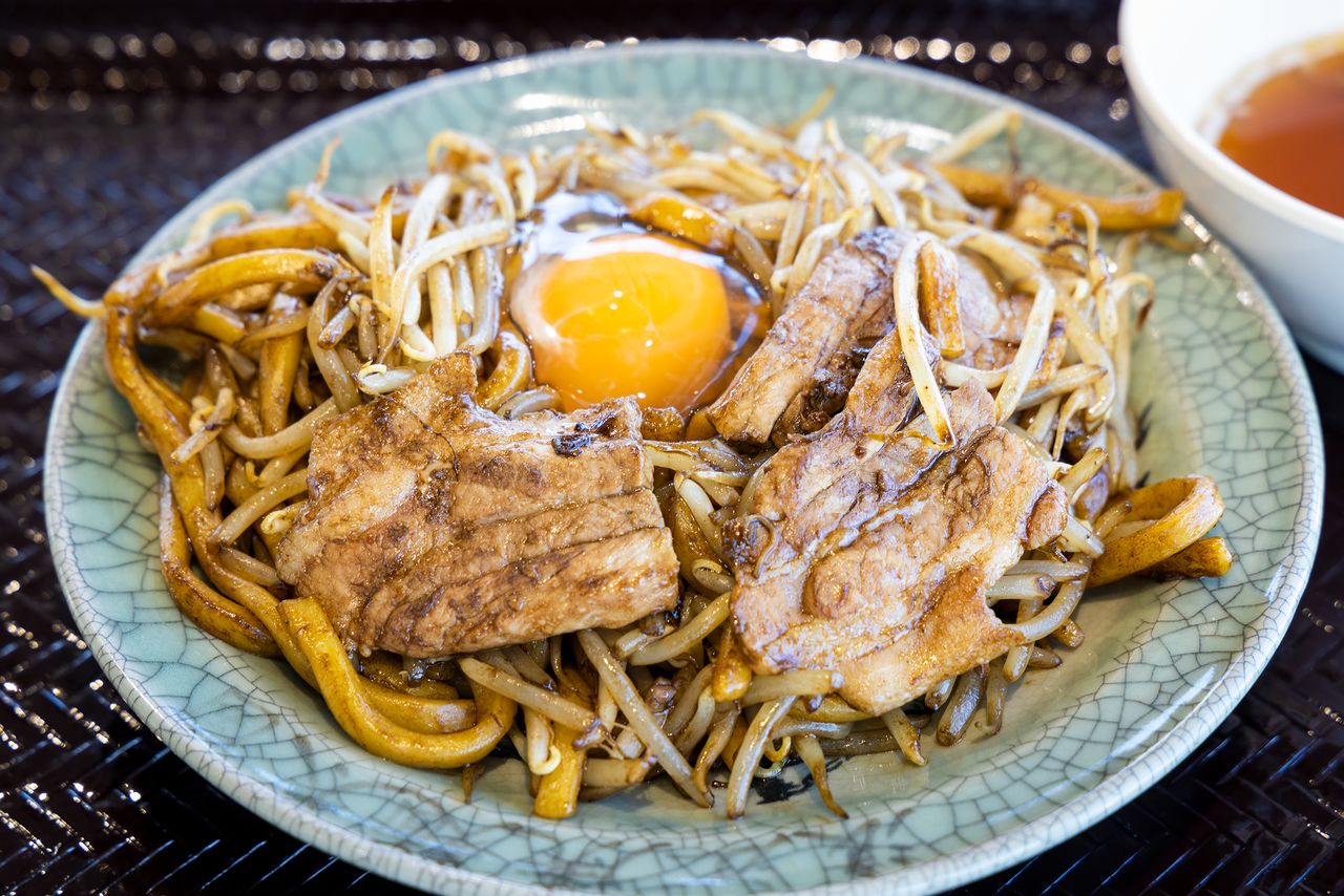 Namie-style yakisoba (¥650) is typically topped with a raw egg.