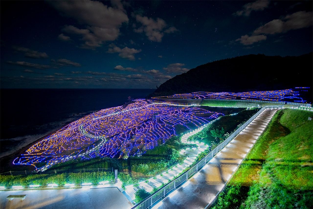 The Aze no Kirameki illumination event takes place every year from late October to early March and features 25,000 solar-powered LED lights outlining the paddies’ contours.