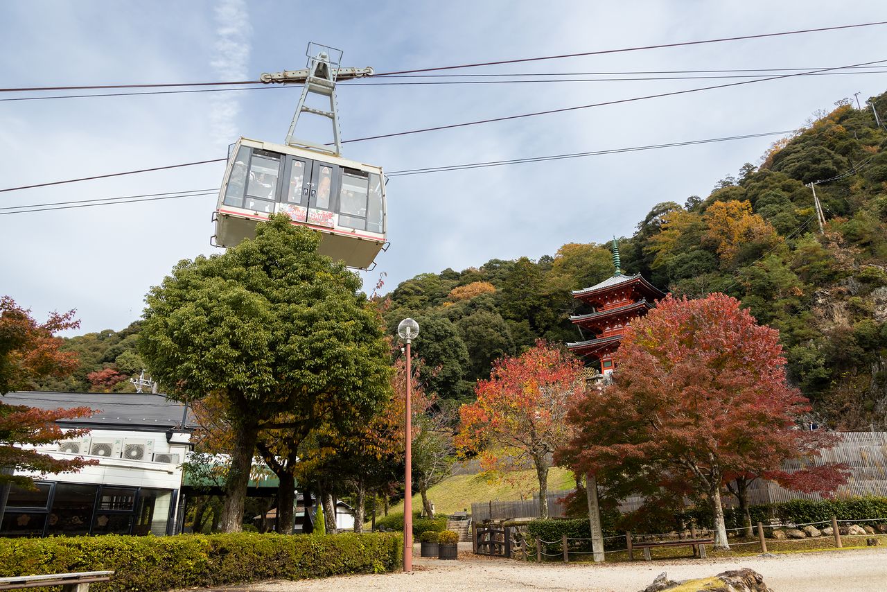The Kinkazan Ropeway leaves Sanroku Station inside Gifu Park.