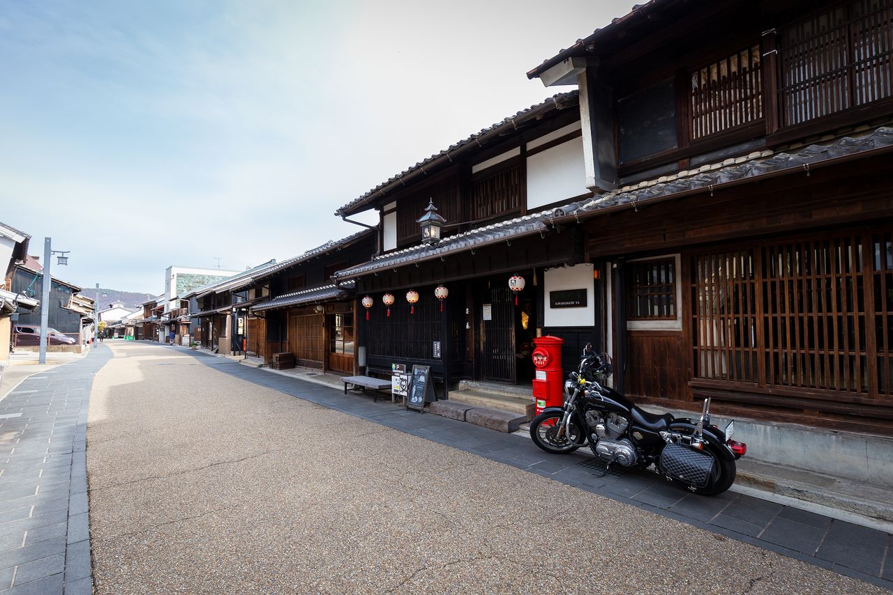 Traditional houses line the Kawaramachi historic street.