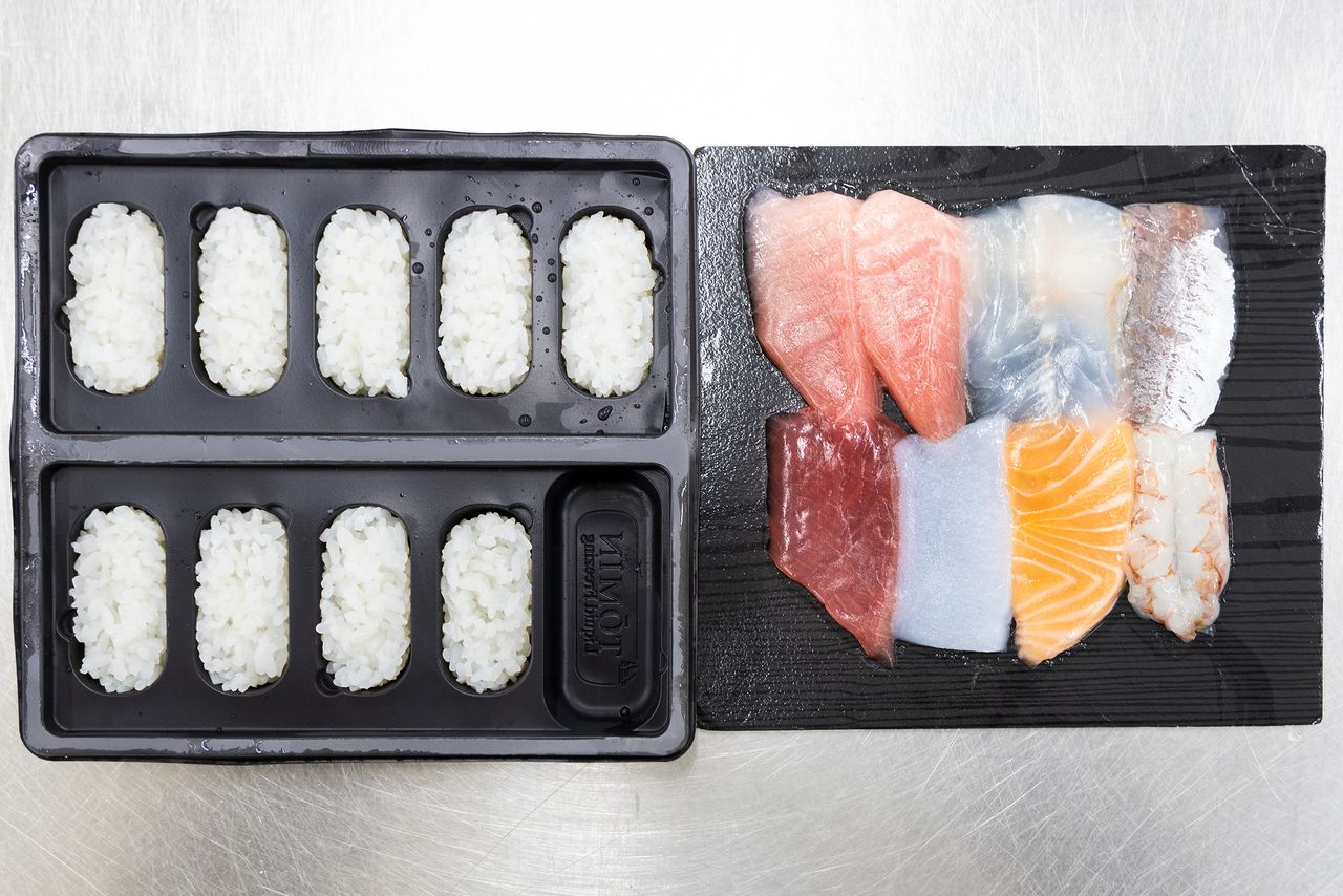 The sushi set immediately after thawing. There is virtually no drip from the fish, and each grain of rice is perfectly plump. 