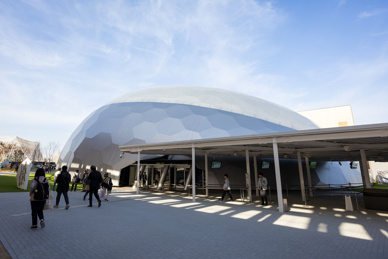 The Electric Power Pavilion. (© Nippon.com)