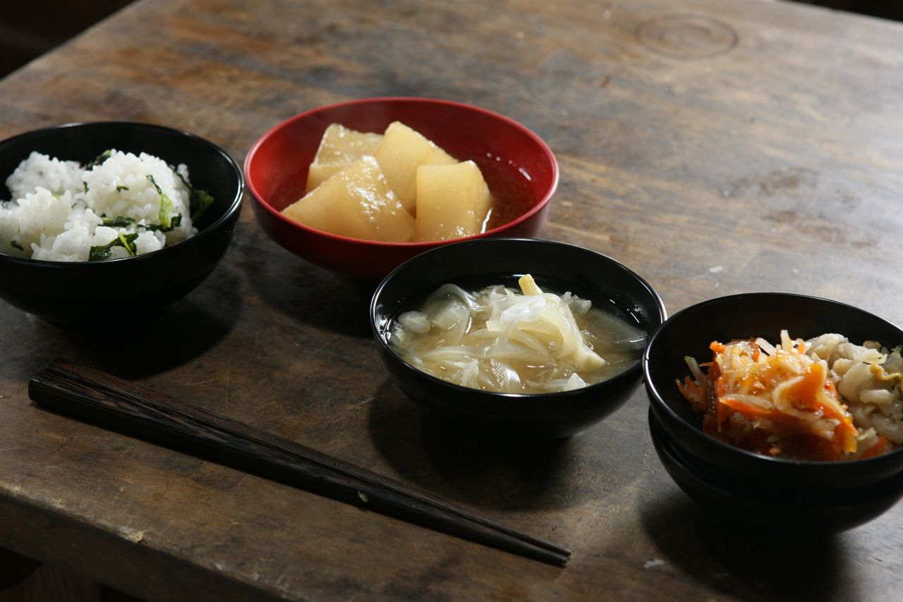 Daikon is another staple in the monks’ simple meals. (© Harada Hiroshi)