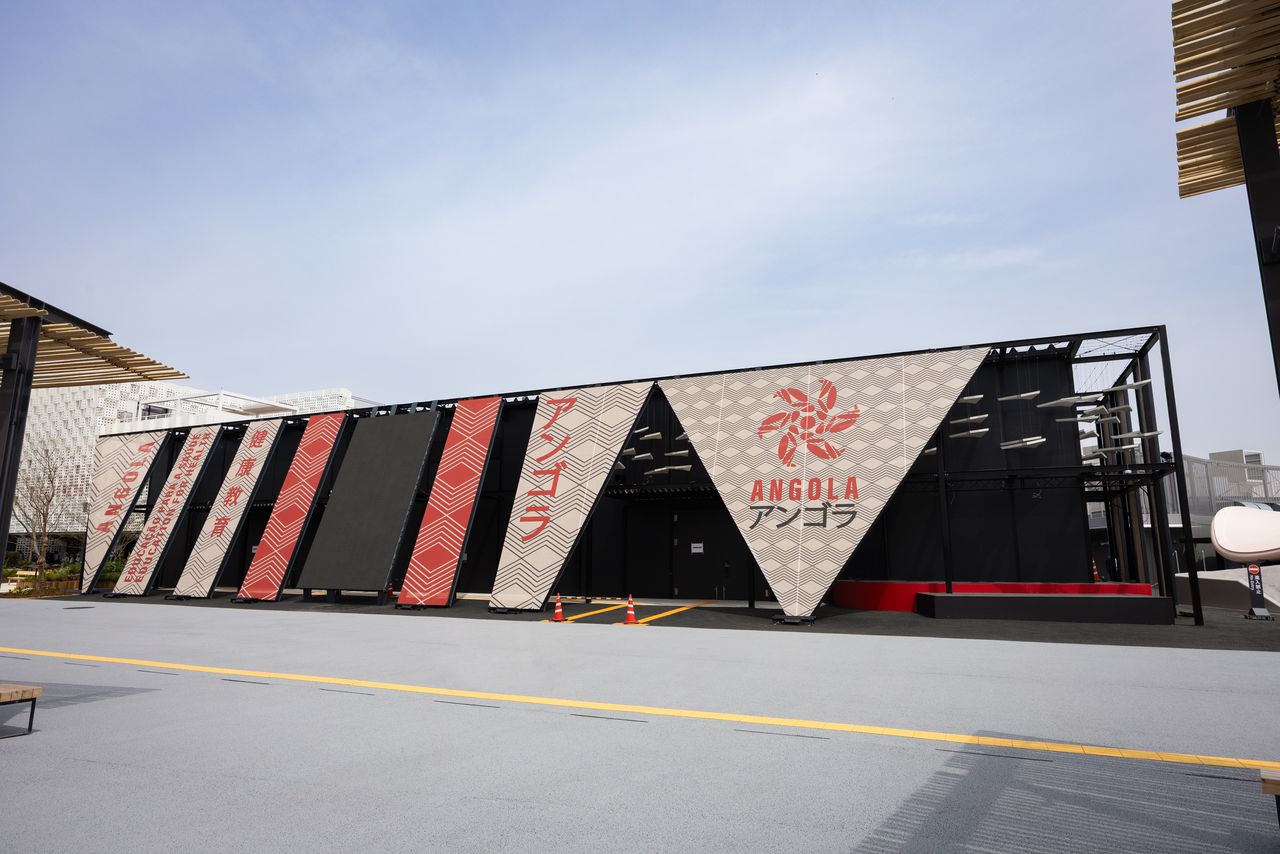 An exterior view of the pavilion. (© Nippon.com)