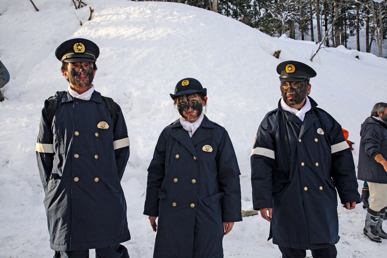 Police officers receive divine favor too. (© Haga Library)