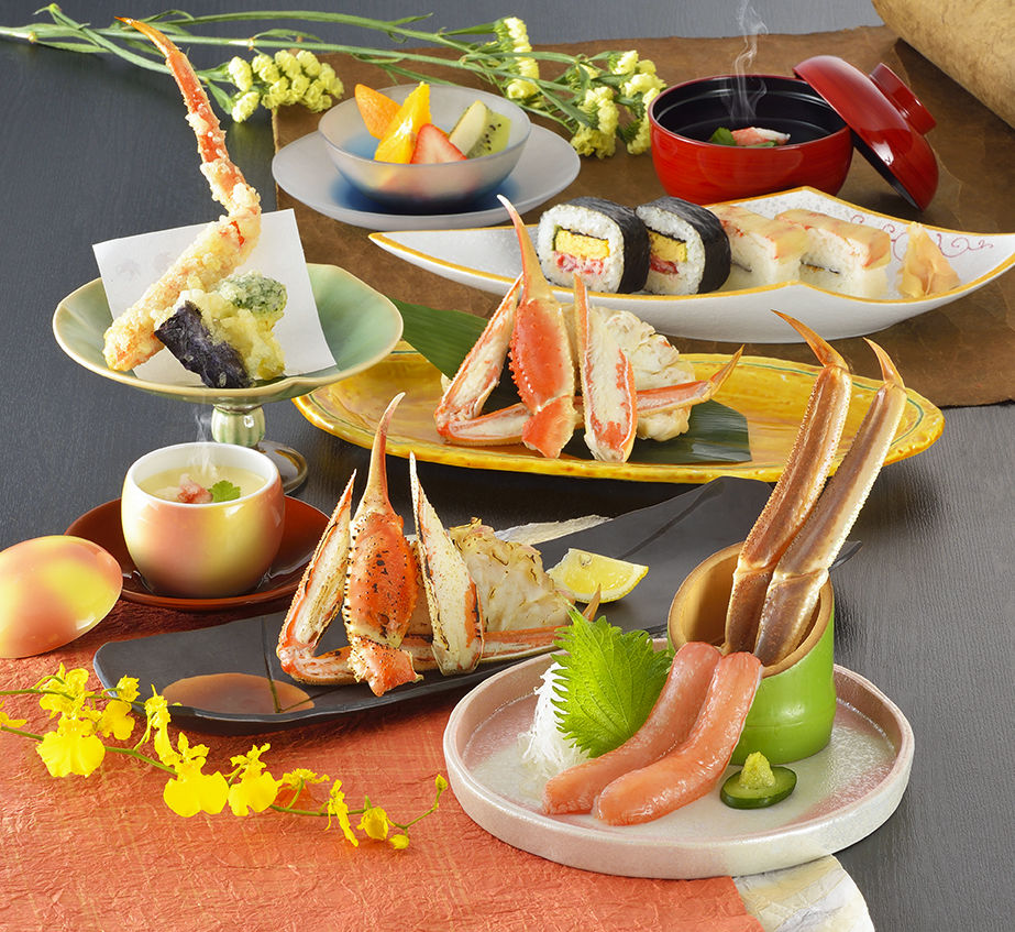 A traditional <em>kaiseki</em> multicourse meal of crab. (Photo courtesy of Kani Dōraku.) 