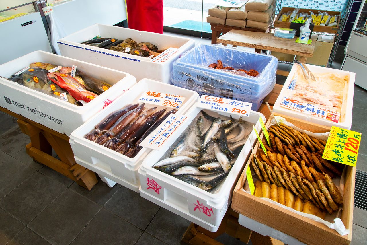 Most seafood in Izugin is sold whole.