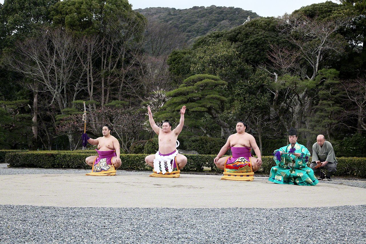 April 1　Sumo wrestlers make their ceremonial entrance. The sport has ancient ties to Shinto, and the tradition of holding bouts in shrines to honor the gods has a long history.