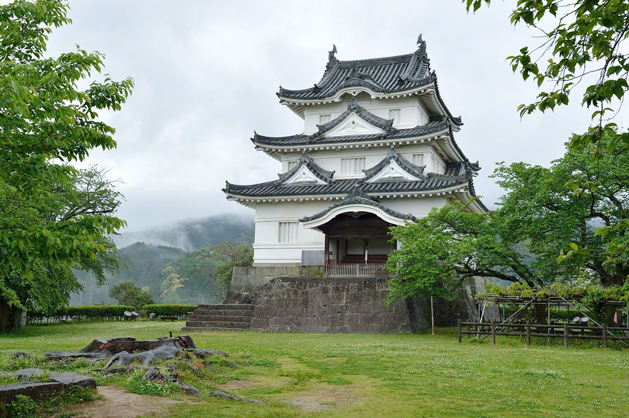Uwajima Castle, Ehime Prefecture (built in 1596).