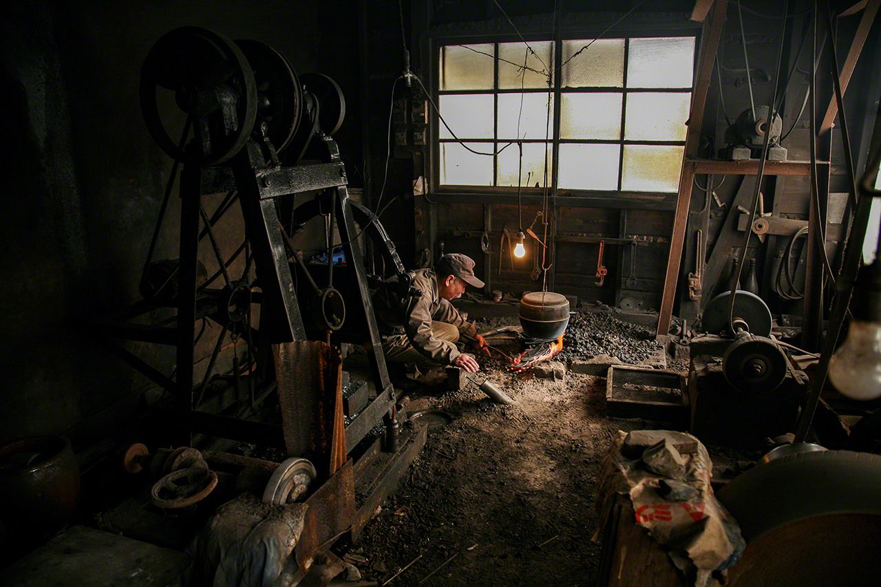 Blacksmith Kosaka Shigeo at work in Shinano, Nagano Prefecture. The area has long been known for producing hand-made sickles.