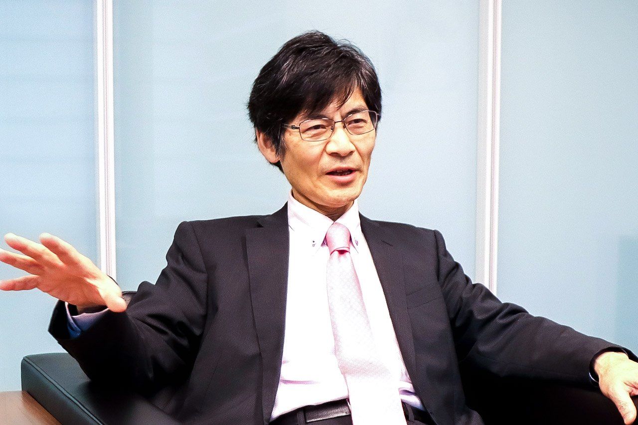 Momma Kazuo explains that the greatest interest of the BOJ is next year’s spring wage offensive. (© Nippon.com)