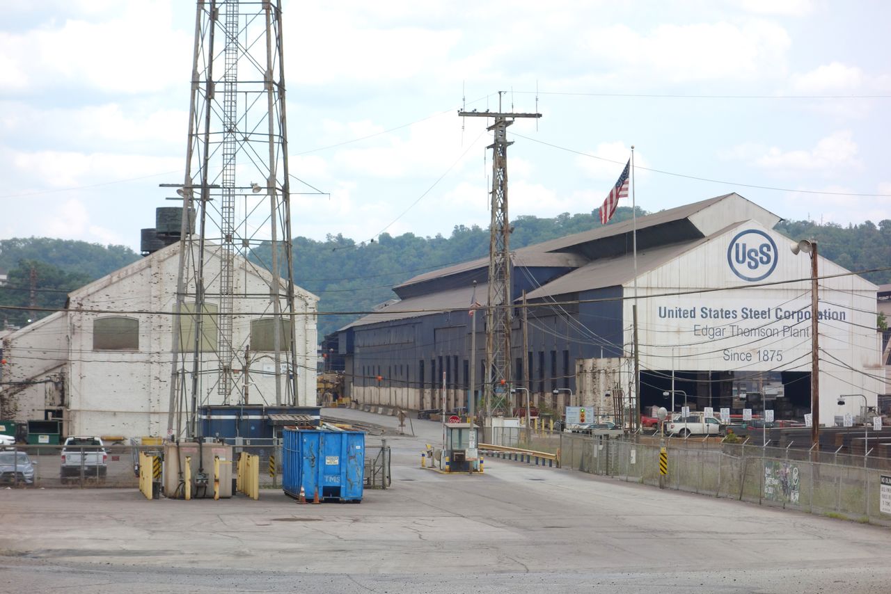 US Steel’s Edgar Thomson Steel Works near Pittsburgh, Pennsylvania. (© Jiji)