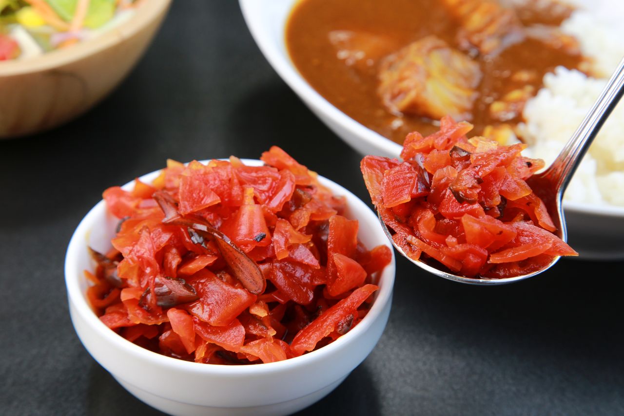 Fukujinzuke is generally colored red, it is said, in imitation of the chutney it is meant to substitute. (© Pixta)