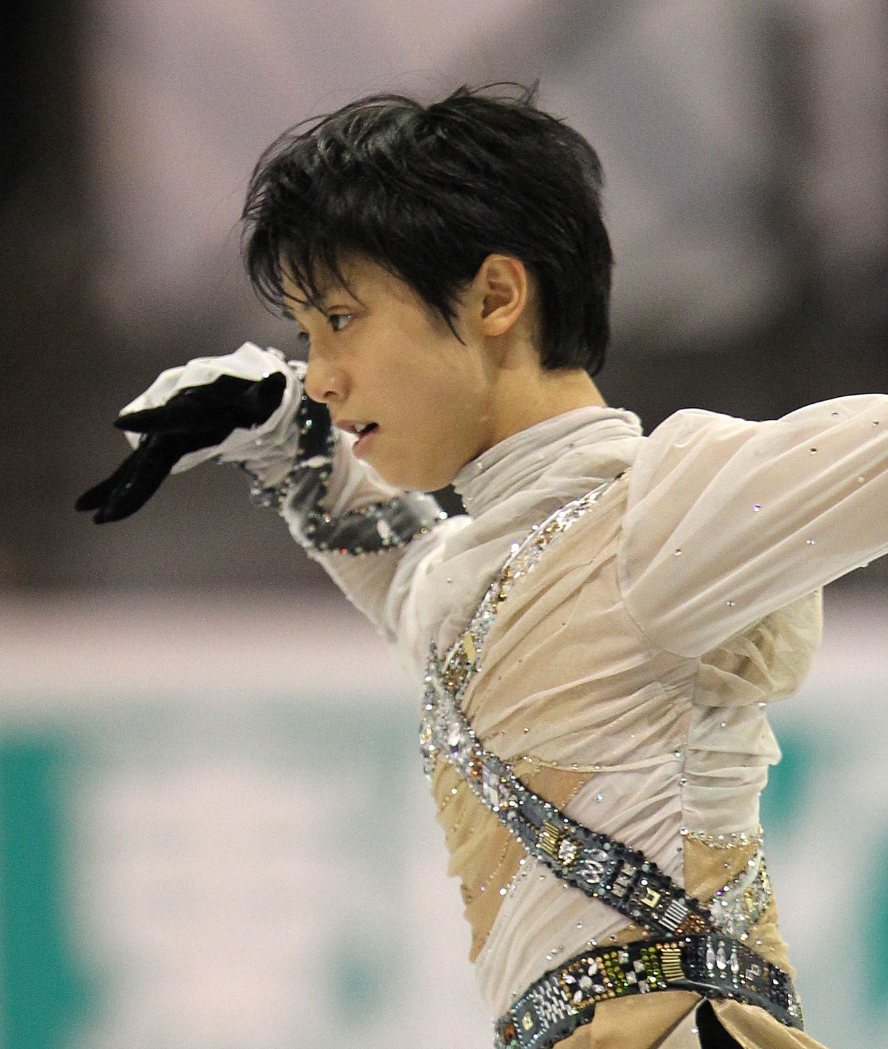 Hanyū Yuzuru in the free skating program during his first appearance in the Grand Prix Final in Quebec on December 10, 2011. (© Jiji)