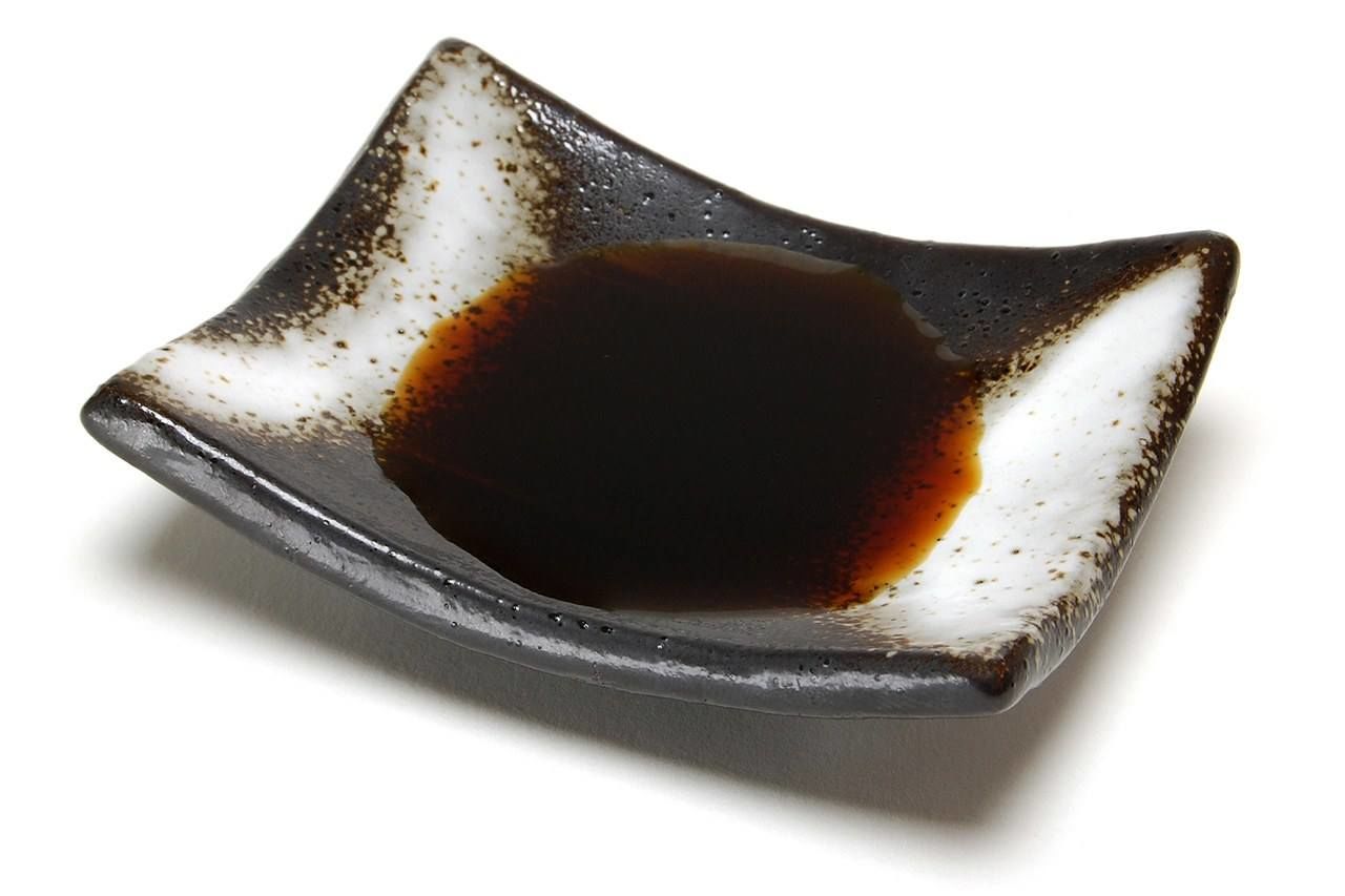 Otesho, a small dish to hold soy sauce.