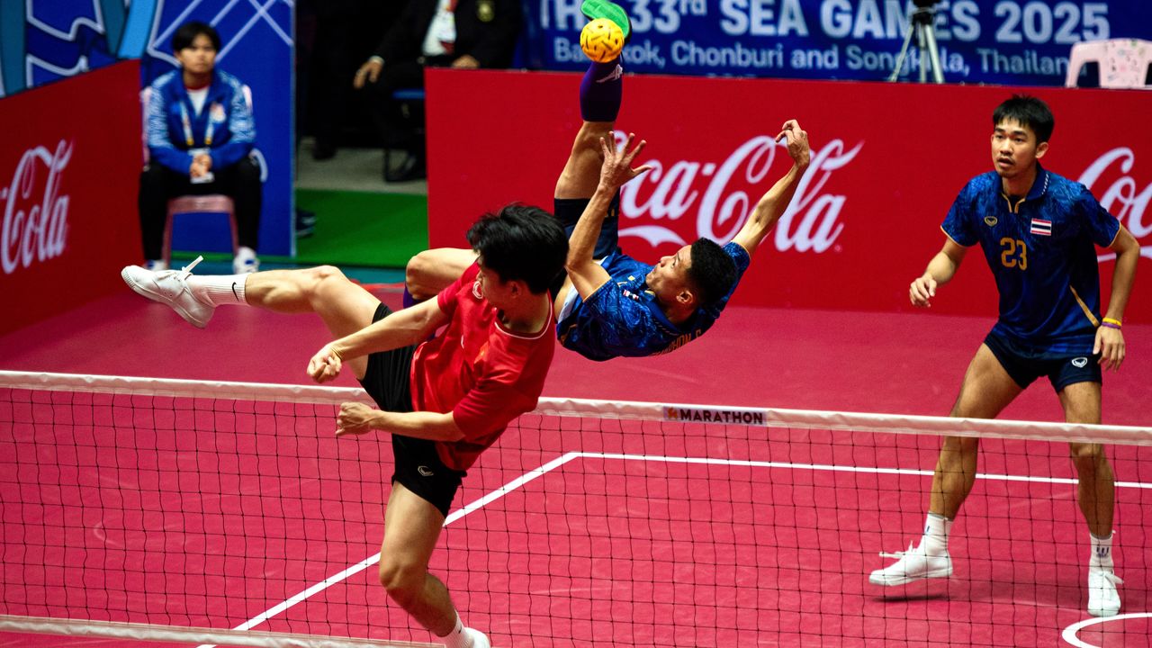 Thailand and Vietnam competing at sepak takraw at the Southeast Asian Games in Thailand in December 2025. (© Teera Noisakran/Sipa USA via Reuters Connect)