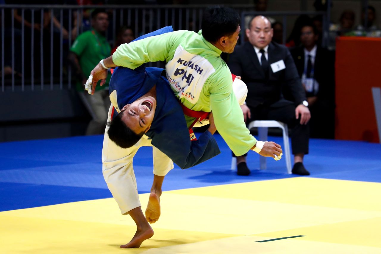 Kurash at the 2019 Southeast Asian Games in San Fernando, the Philippines, in December 2019. (© Reuters)