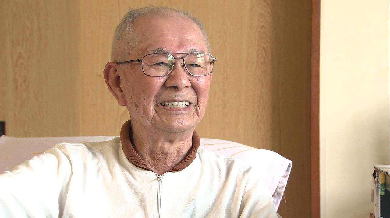 After demobilization, Imai Yūnosuke (1920–2018) worked for many years at the Ministry of International Trade and Industry. (© Setonaikai Broadcasting Corporation)