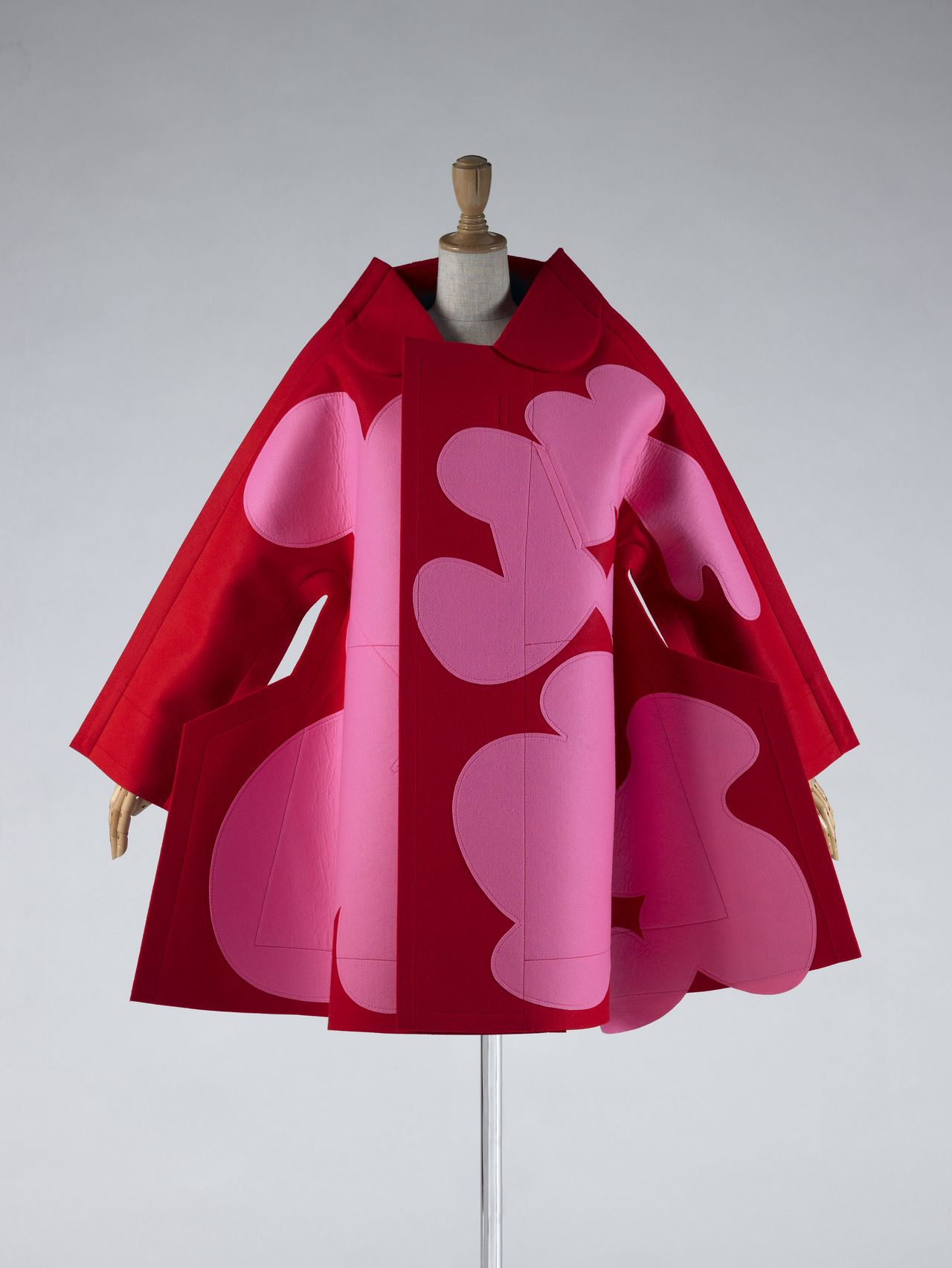 Coat by Comme des Garçons (Rei Kawakubo), autumn/winter 2012. Photo by Hayashi Masayuki. (© Kyoto Costume Institute)