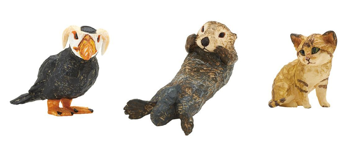 Figurines from woodcarver and sculptor Hashimoto Mio’s Aquarium & Zoo series. (© Hashimoto Mio, from the Kitan Club website)
