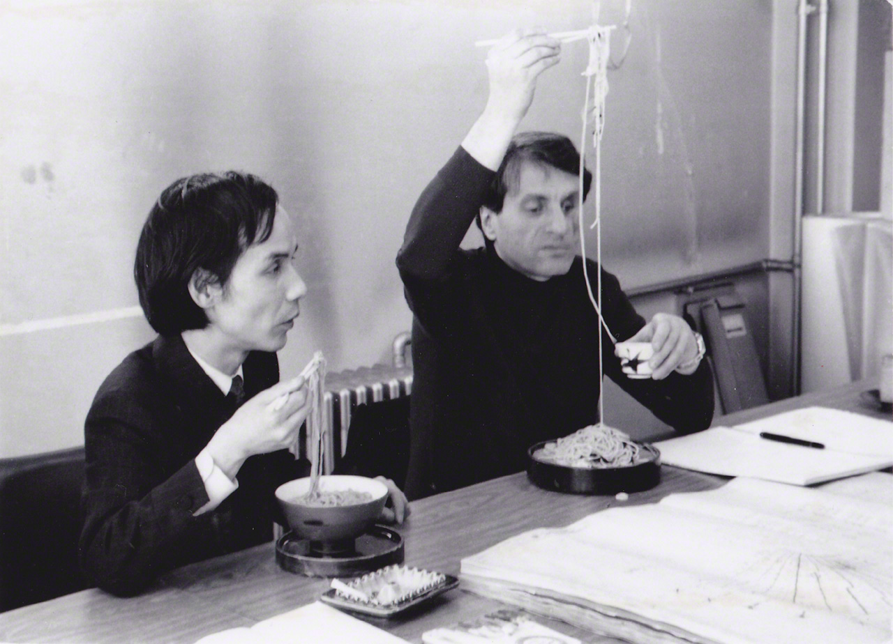 Bonding over a bowl of soba noodles with Greek-born composer Ianiis Xenakis in 1970 at the Osaka Expo, where Takemitsu was artistic director of the “Steel Pavilion.”