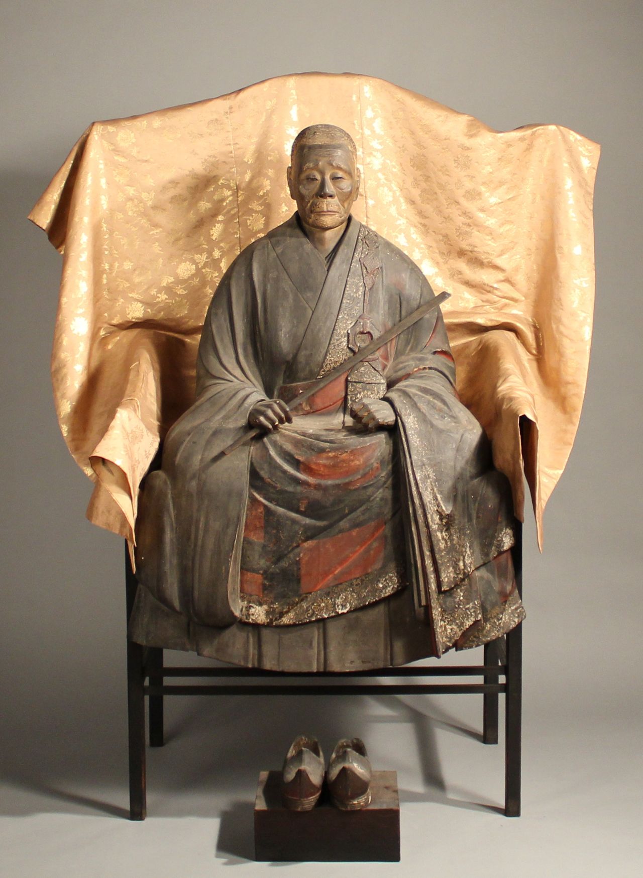 A wooden statue of Ikkyū at Shūon’an. 