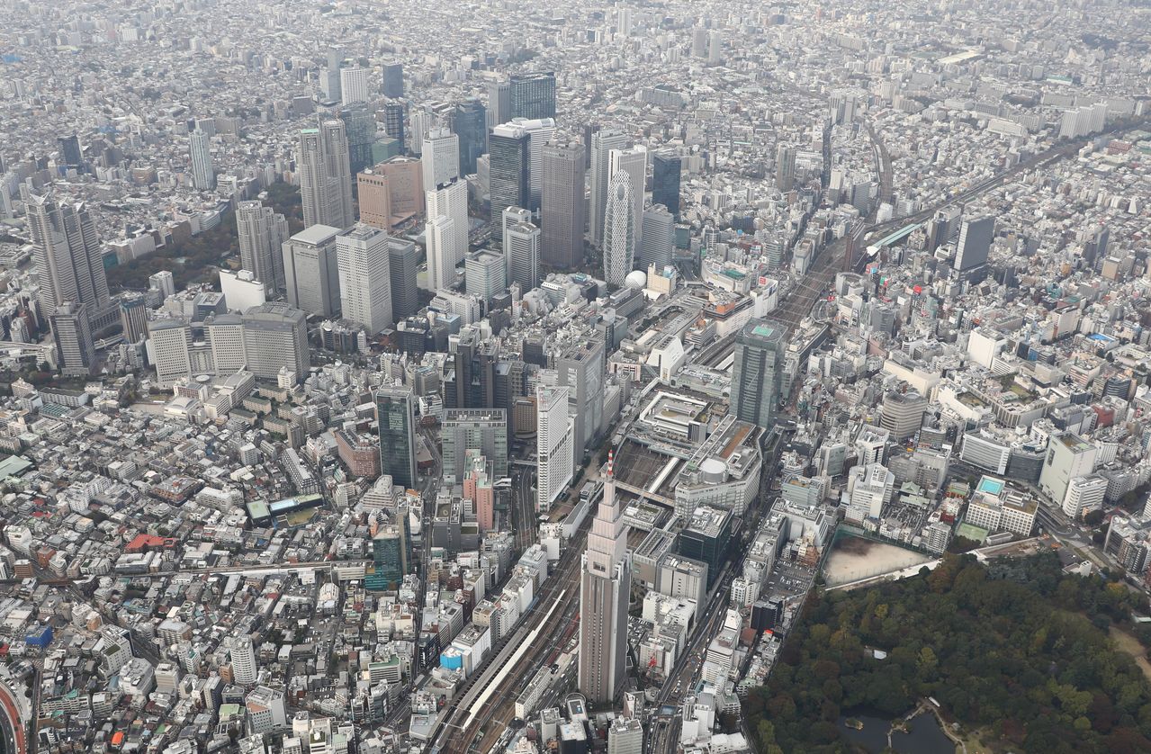 An aerial shot of the area around Shinjuku Station on November 13, 2019. (© Jiji)