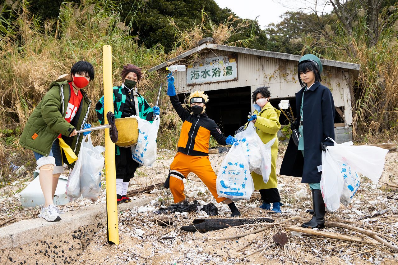 Some of those collecting debris dressed up for the occasion, their cosplay raising spirits among participants and drawing attention to the problem of marine waste.