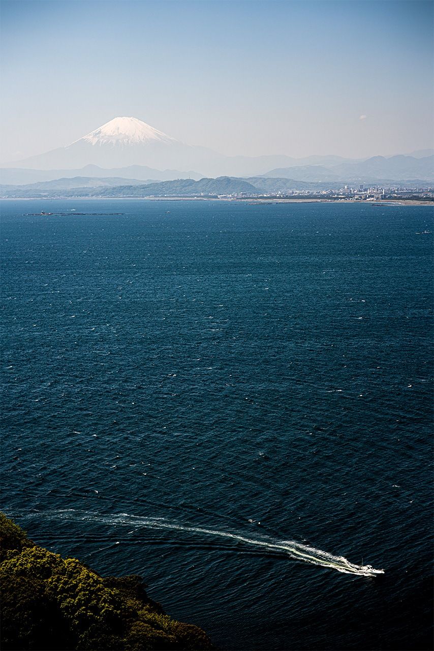 A view from Enoshima Sea Candle, the observation tower on the island. (© Benjamin Parks)