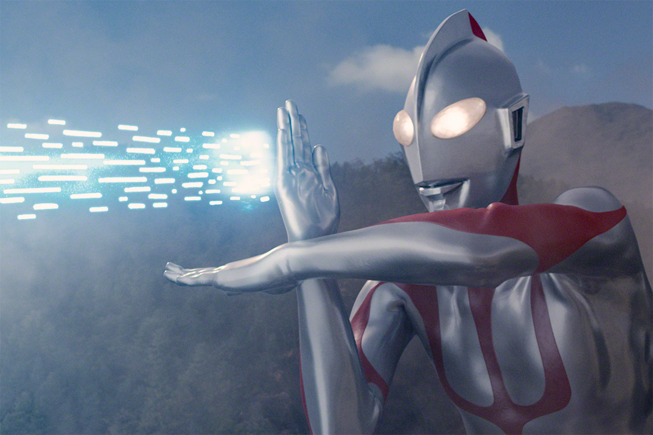 A shot from the 2022 film Shin Ultraman. Directed by Higuchi Shinji, it took a new approach to the hero, updating him for modern audiences. (© 2022 Shin Ultraman Film Partners)