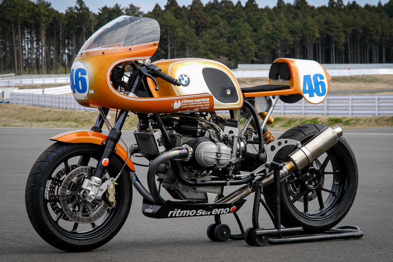 This BMW R80 Racer built by Nakajima in 2006 while at Ritmo-Sereno was a first in featuring modern components and set the customizing world abuzz with its beauty and speed. (© Nakajima Shirō)