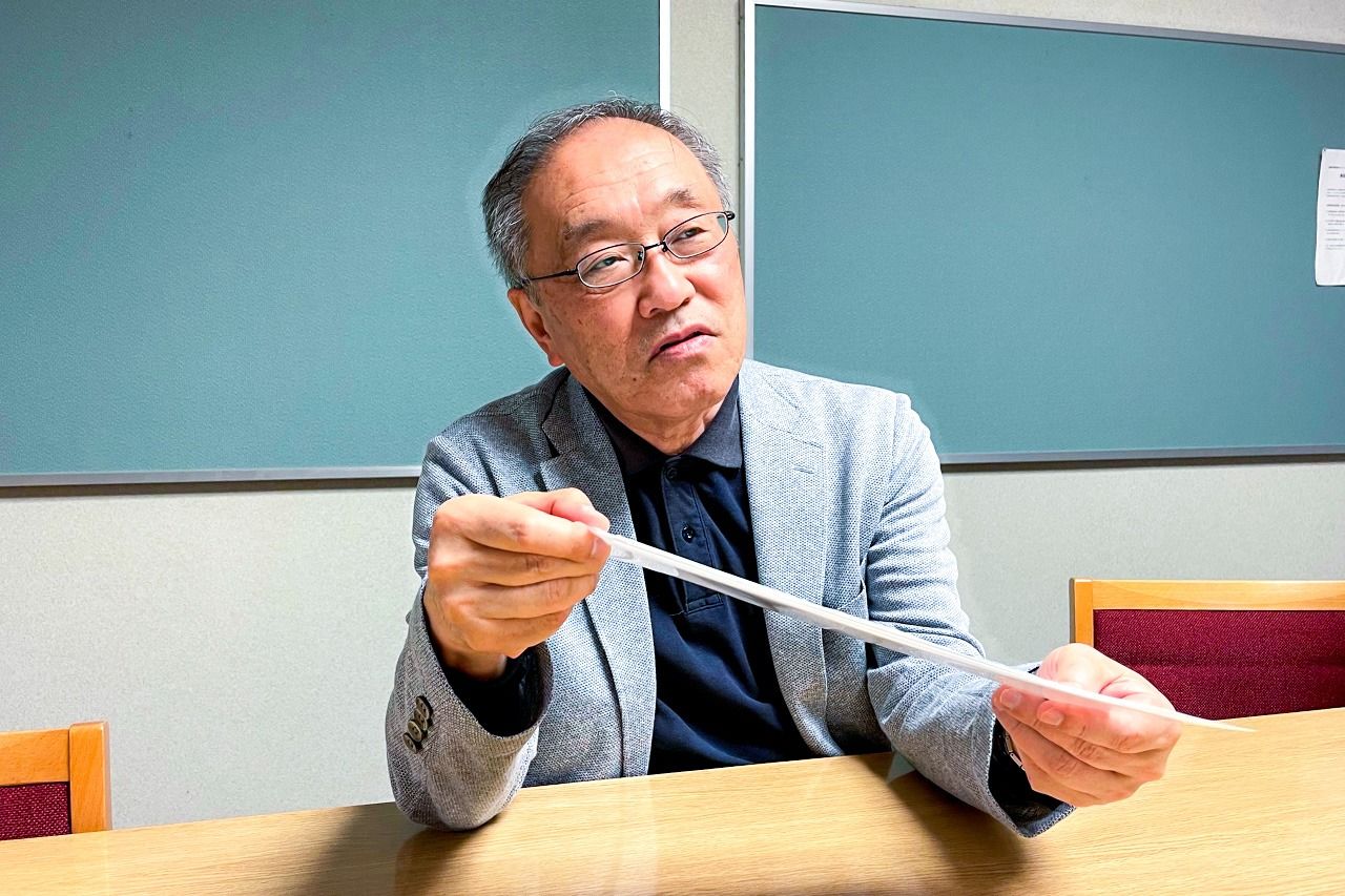 Professor Emeritus Higashiyama Atsuki. (© Power News)