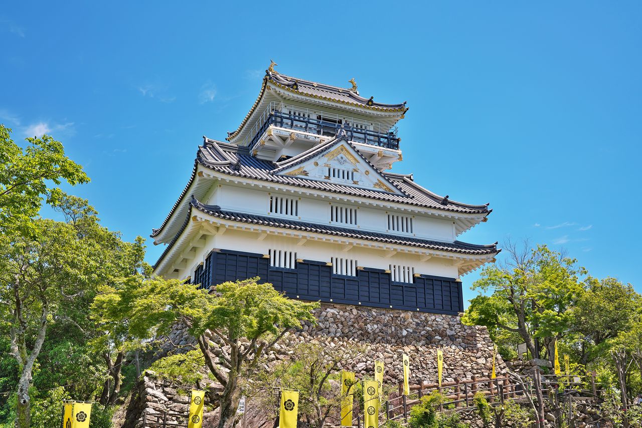 Gifu Castle was reconstructed in 1955. (© Pixta)