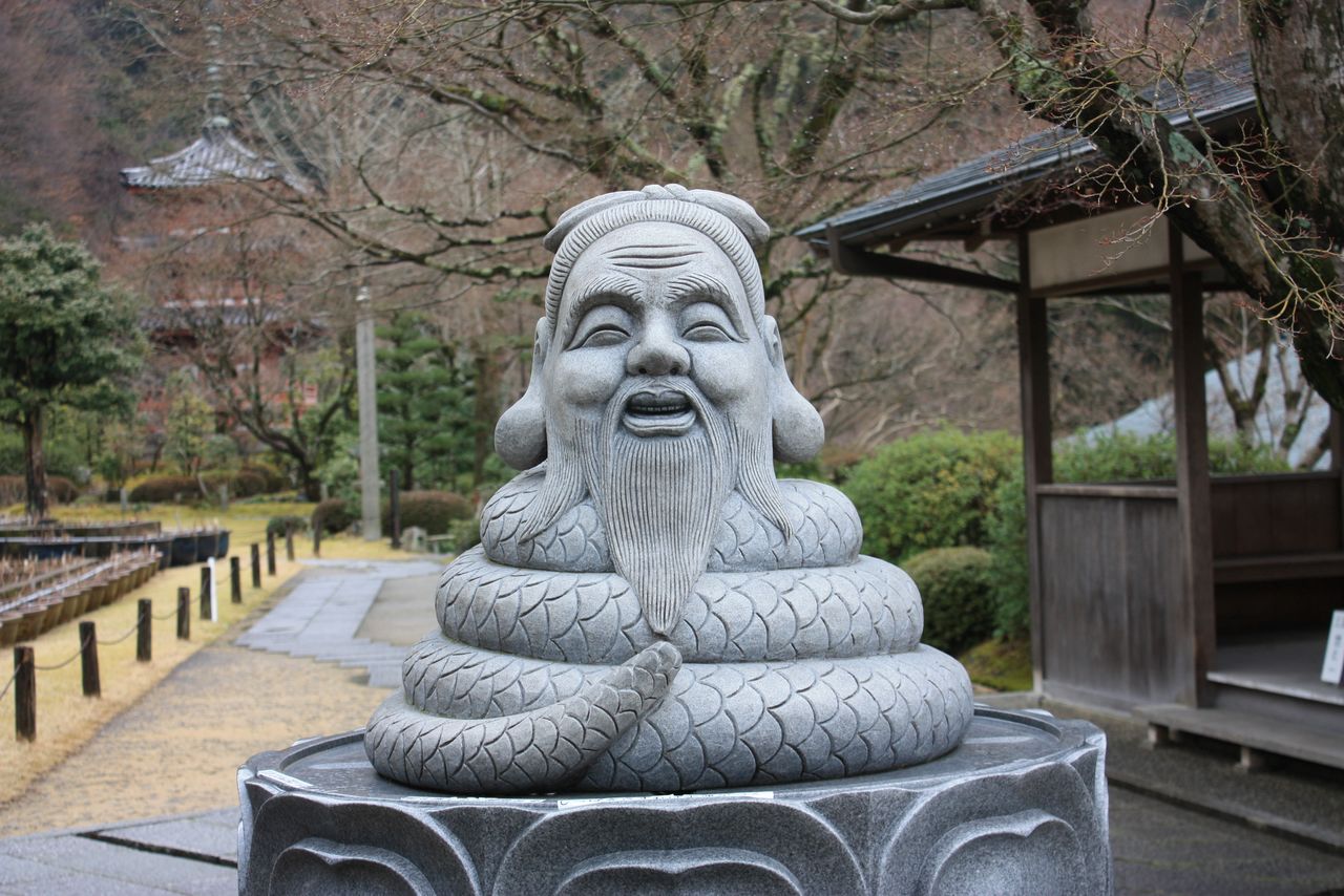 A statue of Ugajin at the Buddhist temple Mimurotoji in Uji, Kyoto Prefecture. (© Pixta)