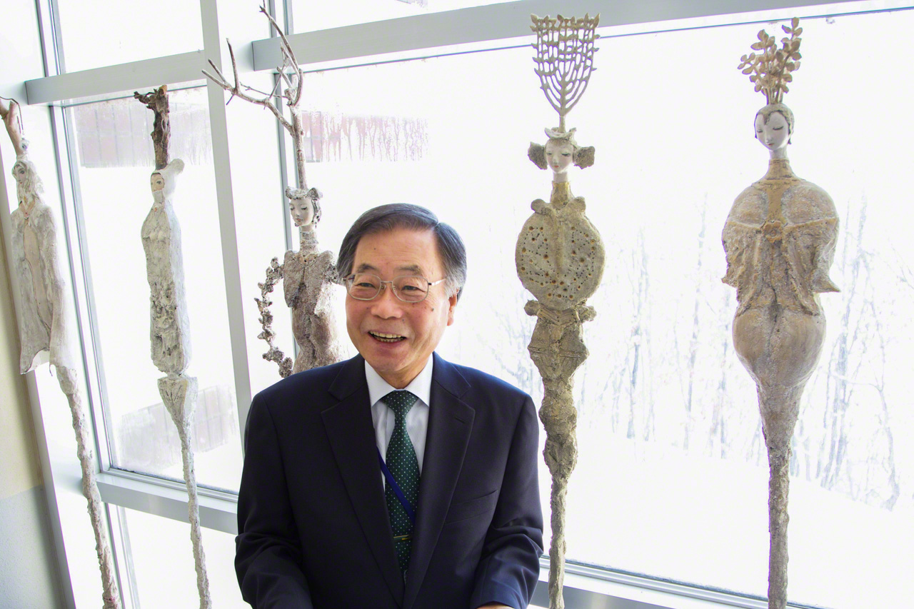 Hirato Shigeru played an instrumental role in establishing the council to train foreign care workers. (&copy; Ōnishi Naruaki)