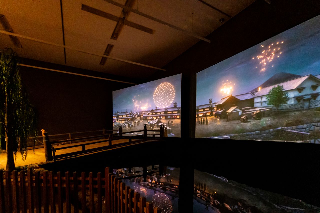 Video imagery and life-size sets give visitors an immersive experience into Edo life. (© Nippon.com)