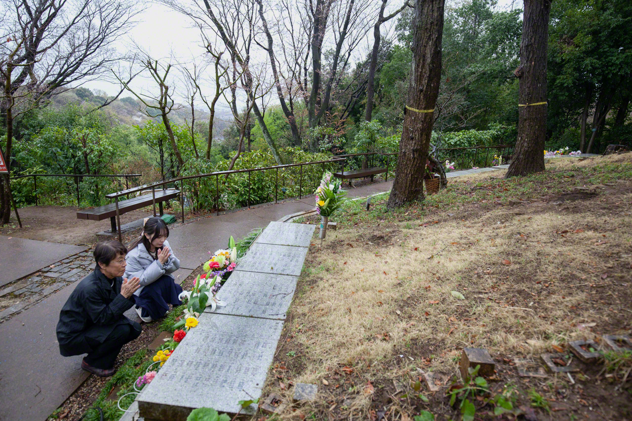 The setting is in harmony with nature, an ideal place to feel the shifting of the seasons. (© Ōnishi Naruaki)