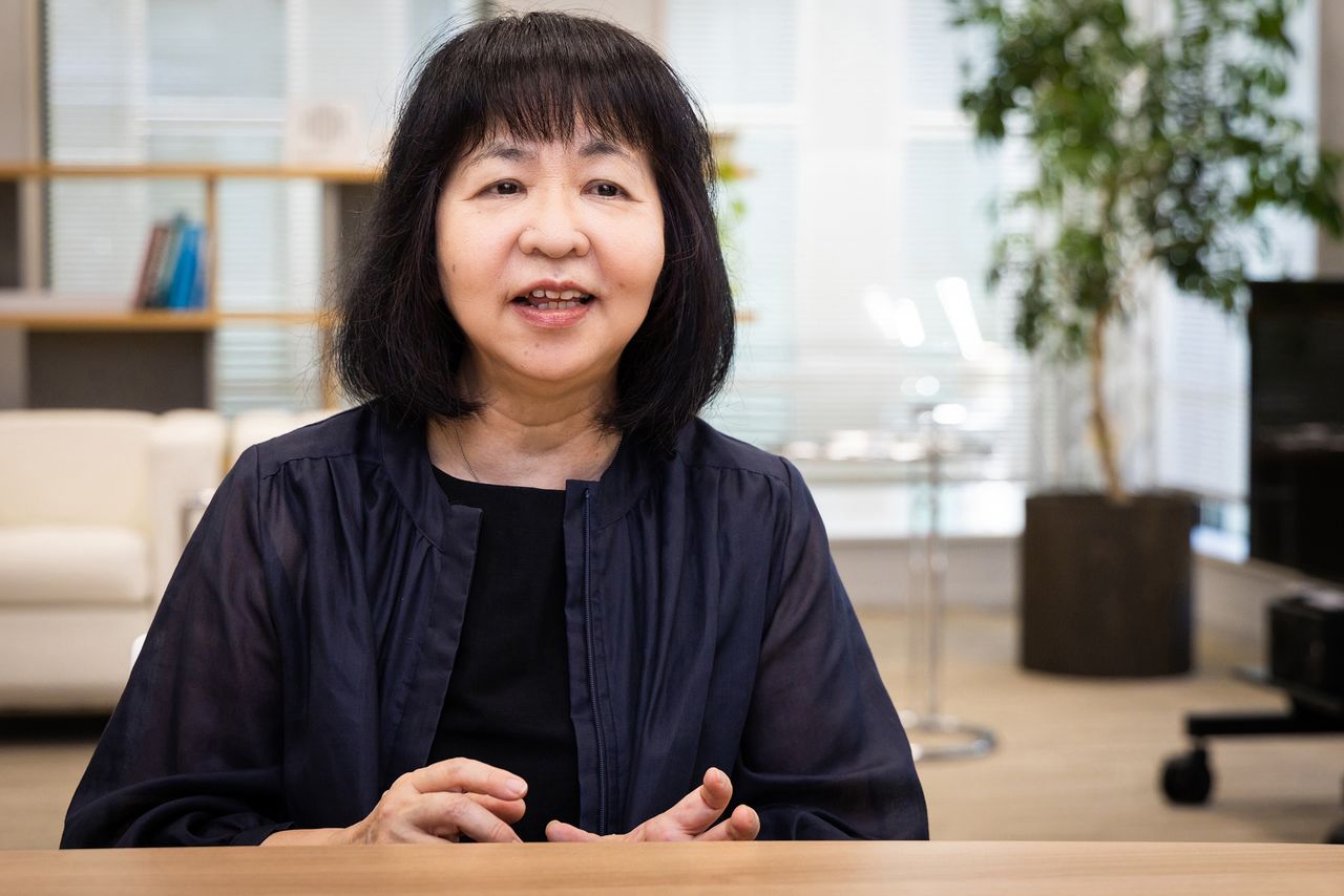 In the Nippon.com studio. (© Nippon.com)