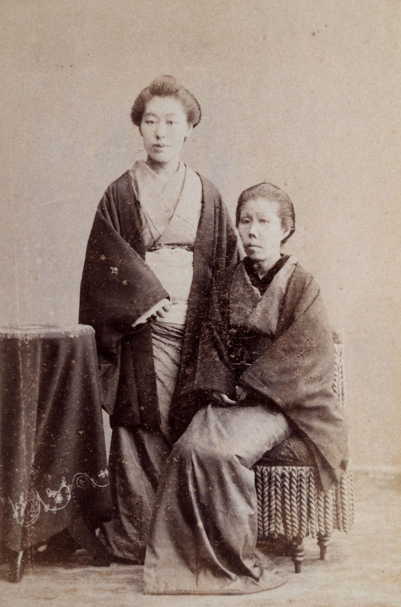 Setsu (left) with her adoptive mother Tomi. (© The Koizumi family)