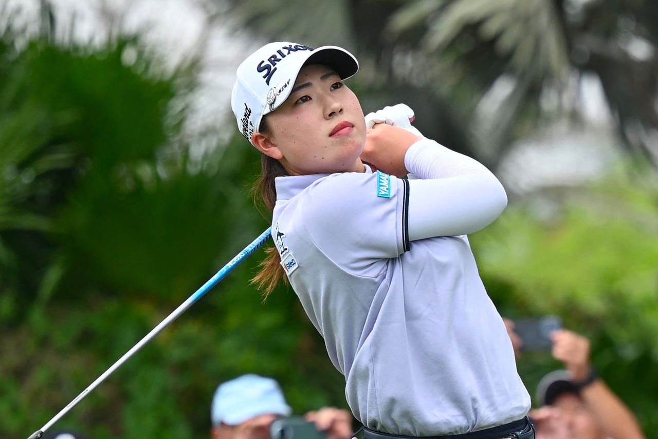 Takeda Rio tees off in the last round of the Blue Bay LPGA Tournament on March 9, 2025 on Hainan Island, China. (© AFP/Jiji)