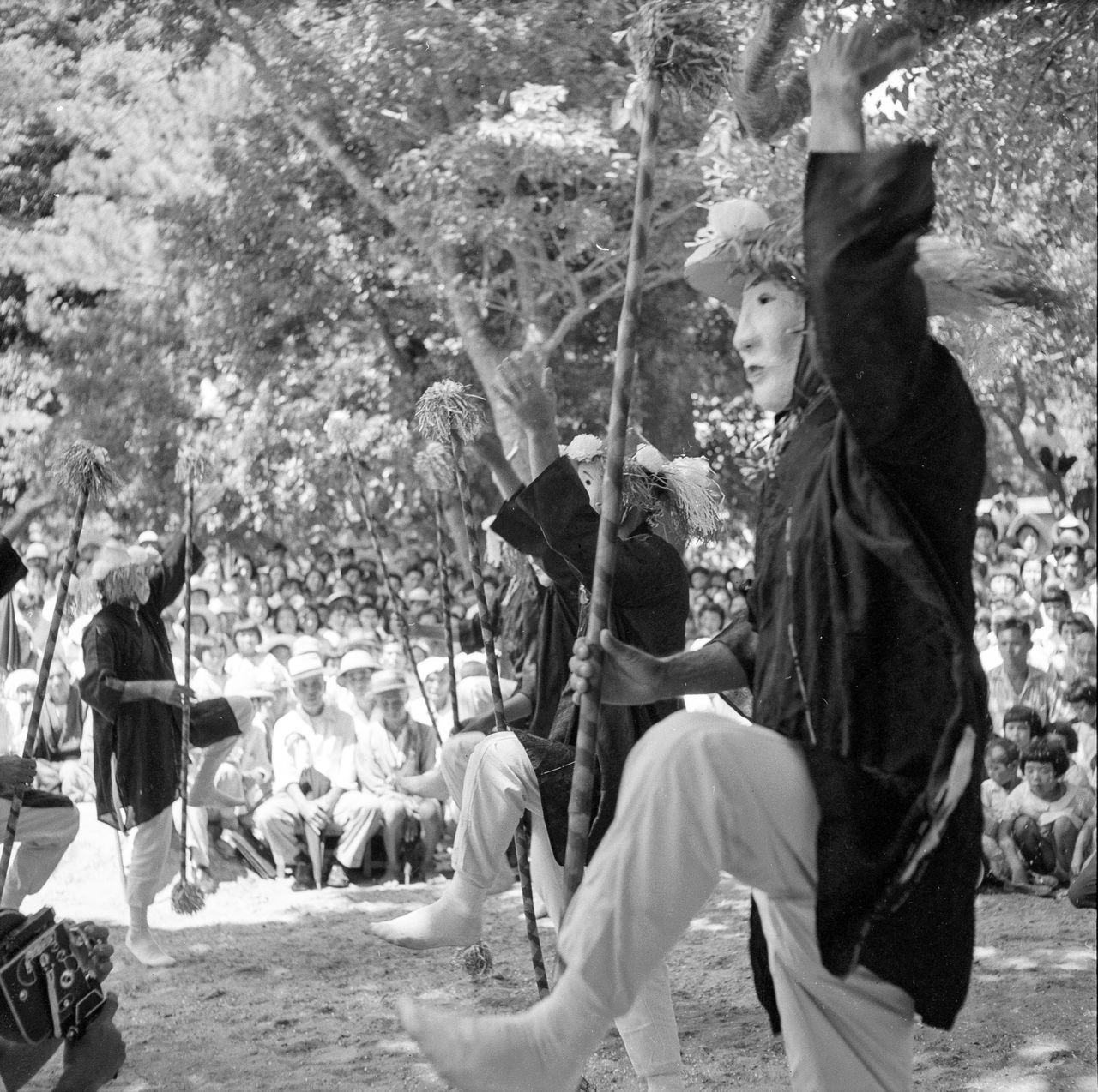 Shodonshibaya, a local form of kyōgen comic drama on Kakeromajima. It was performed for the research team for the first time after the war. (© Haga Hideo)
