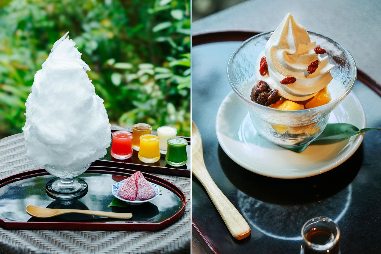 The Natural Ice Kakigōri (left) and Warabimochi Anmitsu. (© Kawaguchi Yōko)