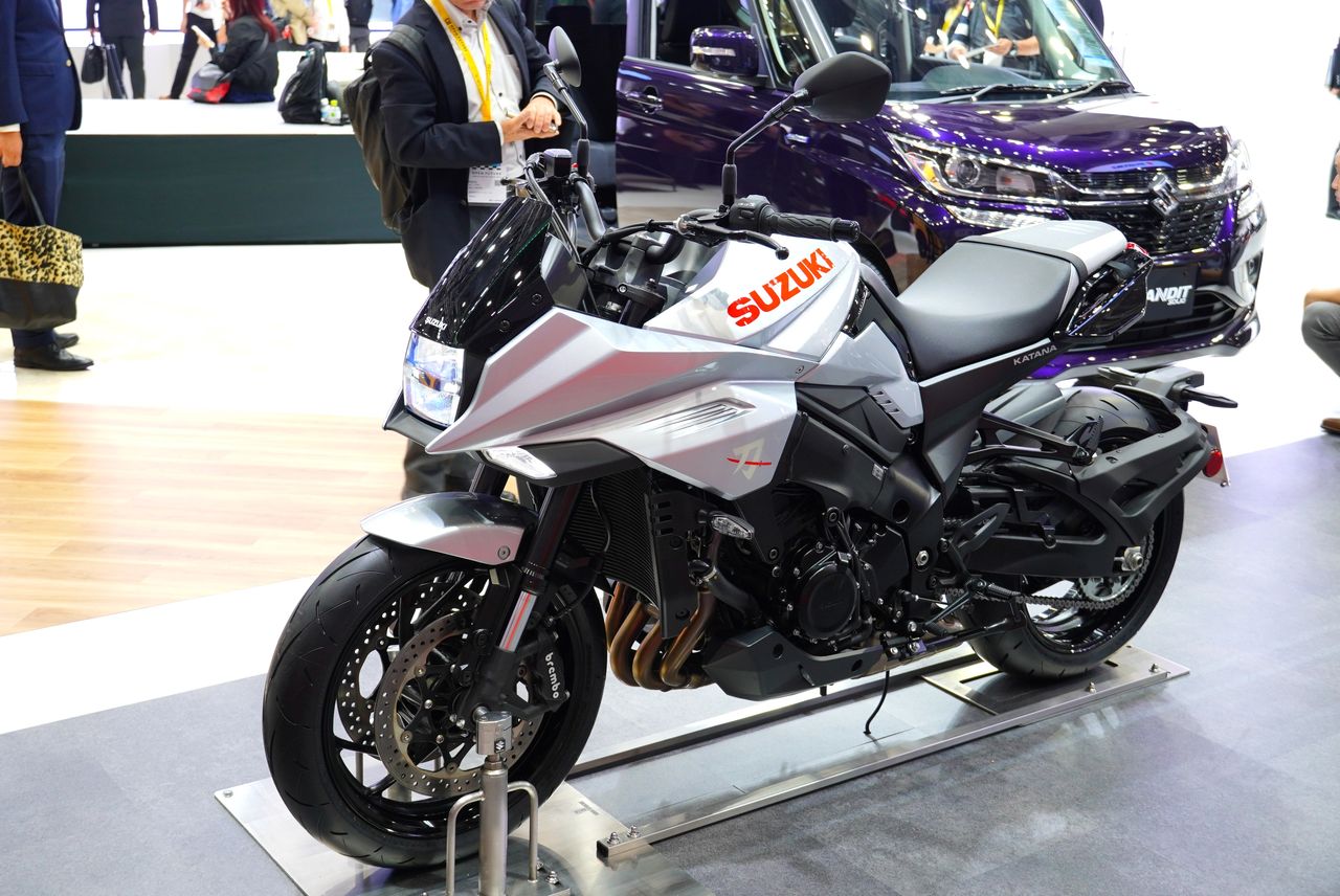 The Suzuki Katana, based on the design of the original GSX1100S Katana. Photograph taken on October 23, 2019, at the Tokyo Motor Show 2019. (© Ōya Yūichi)