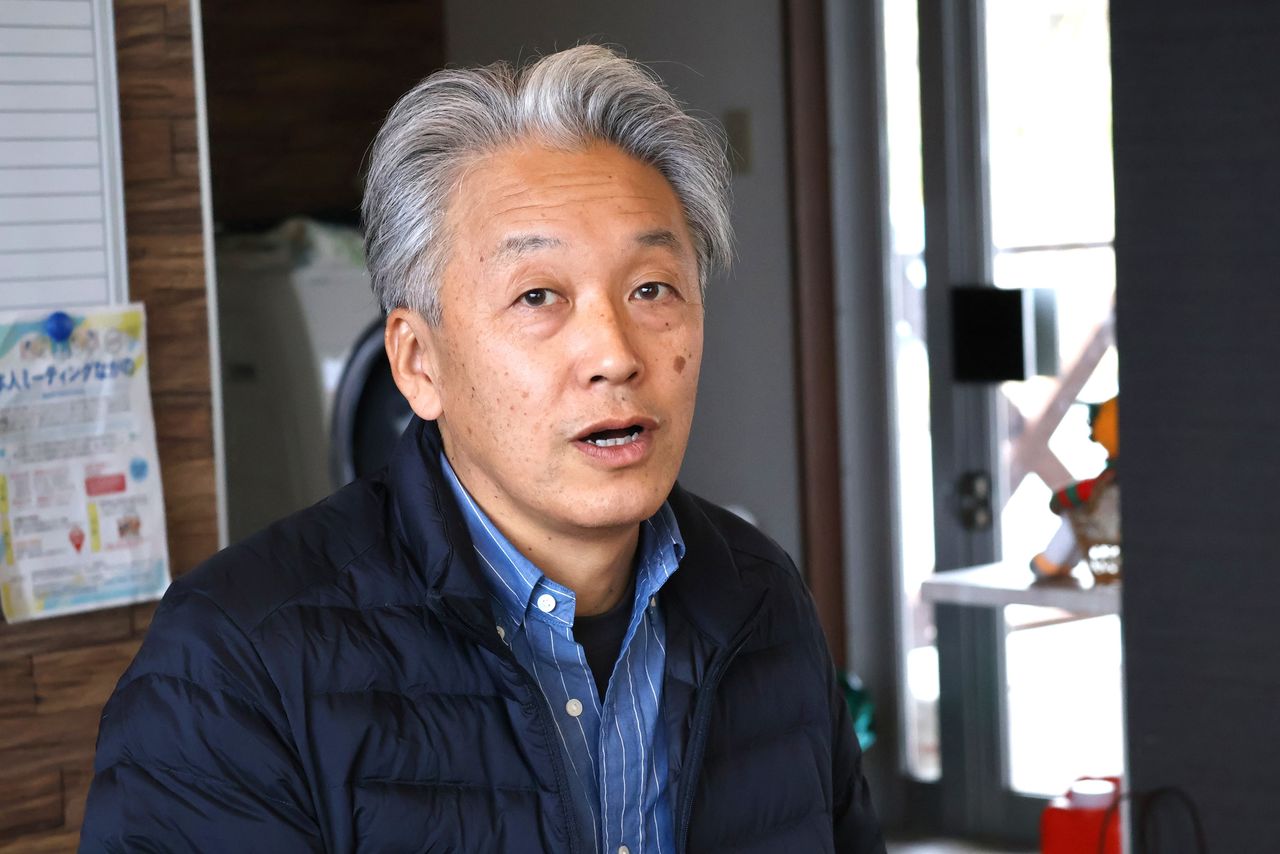 Denda says he hopes to employ more foreign staff. (© Mochida Jōji)