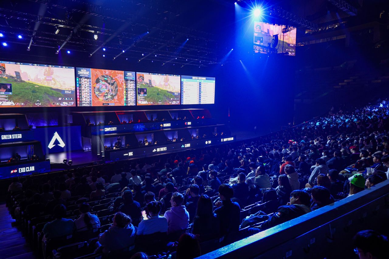 A January 2025 esports tournament for the popular game Apex Legends at Sapporo Dome. This was the tournament’s first edition held in Asia. (© Jiji)